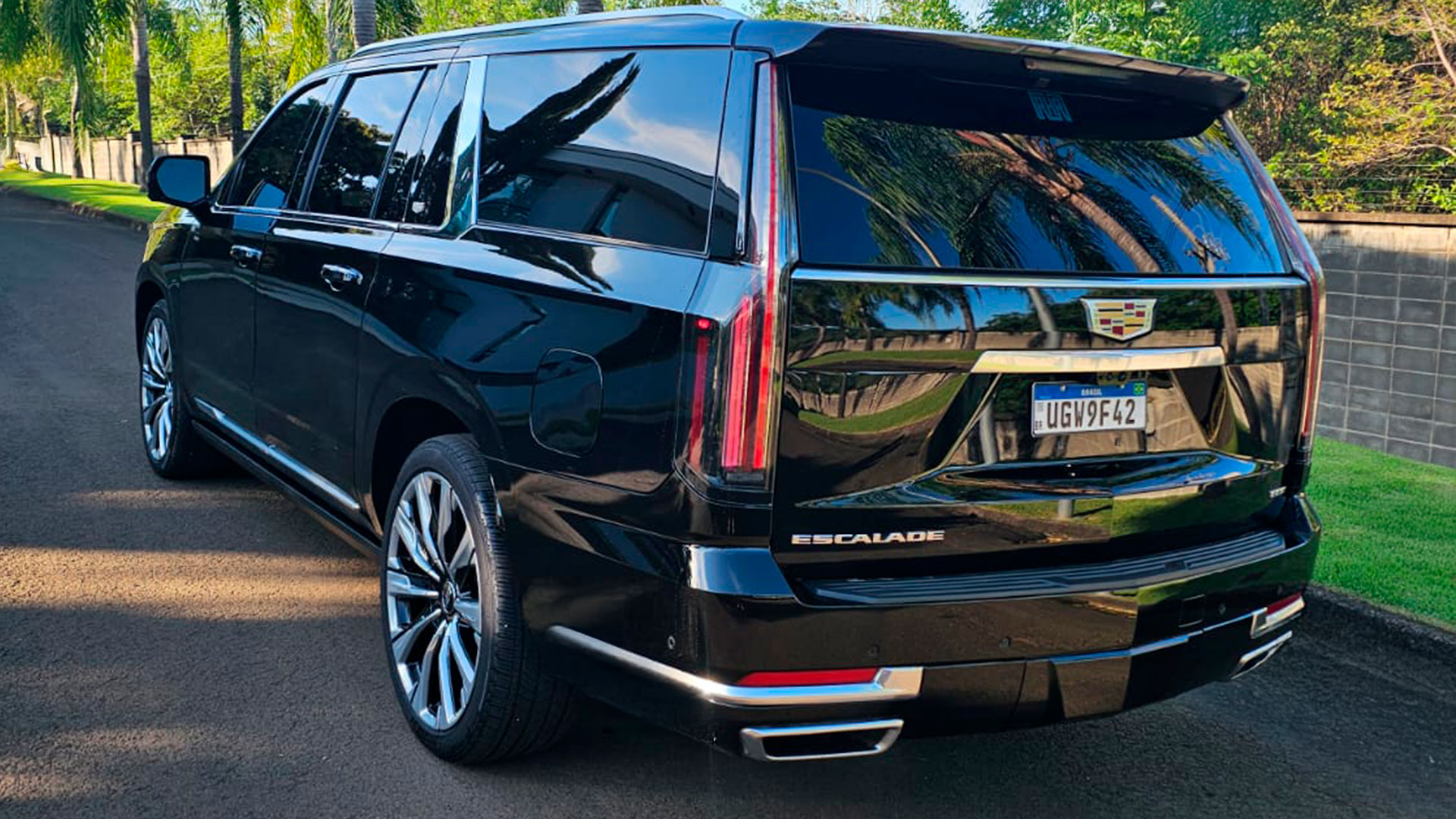 Escalade-4