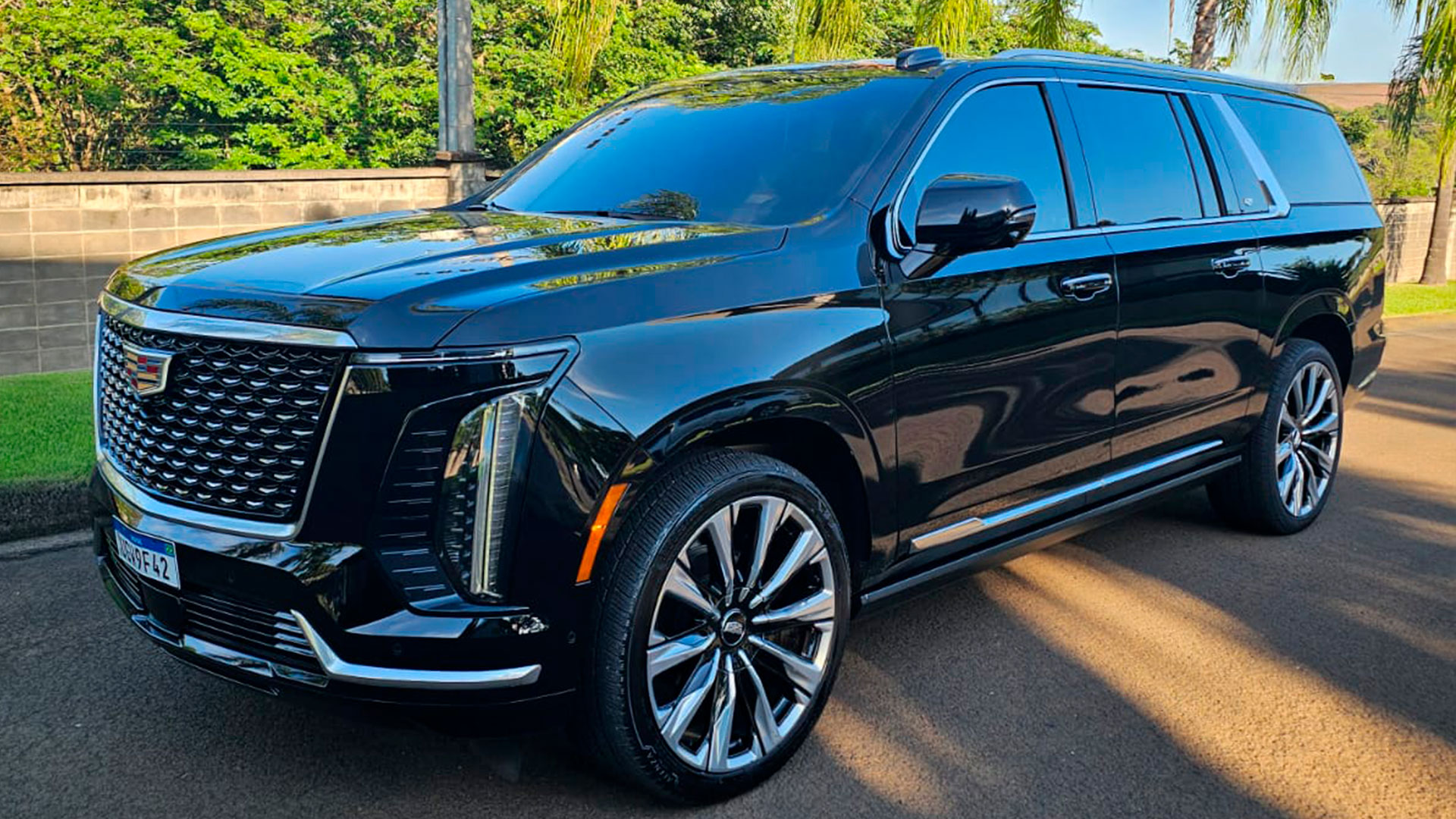 Escalade-6